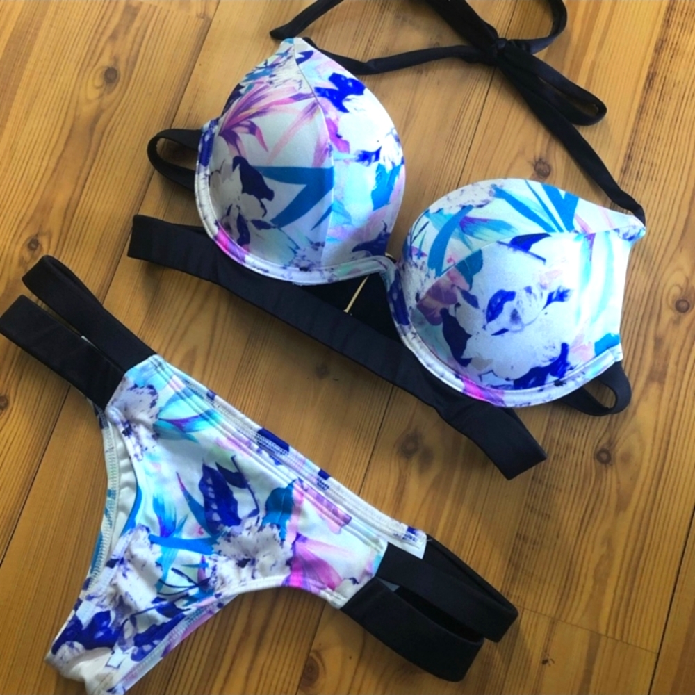 Double Banded Hottie Halter Floral Bikini Set 👙
